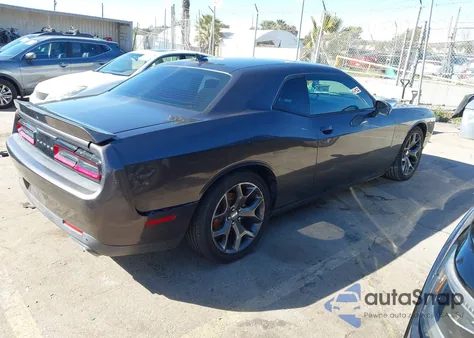 2015 Dodge Challenger R/T z USA, uszkodzony, nr VIN 2C3CDZAT7FH737056